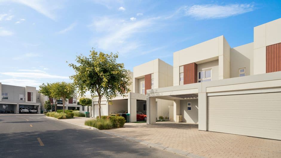 Charming Townhouse in Subic — photo 2
